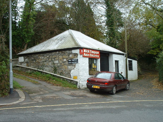 BULLOCK LANE SMITHY 2004