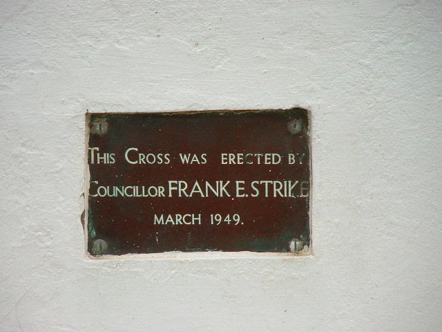 CLIFF CROSS AT BREAGESIDE, PORTHLEVEN