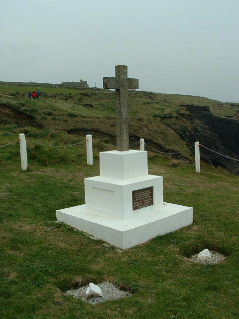 CLIFF CROSS AT BREAGESIDE, PORTHLEVEN