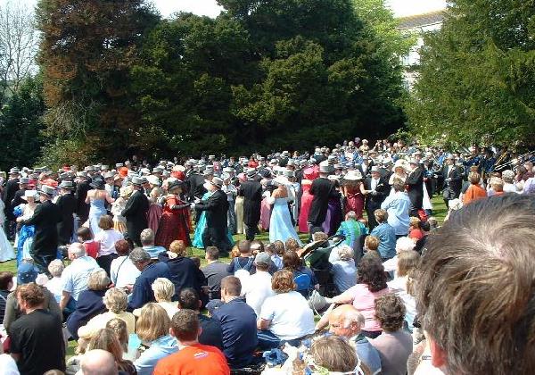 LISMORE MID-DAY DANCE