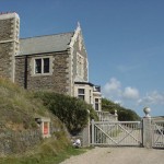 LOE BAR GATEHOUSE