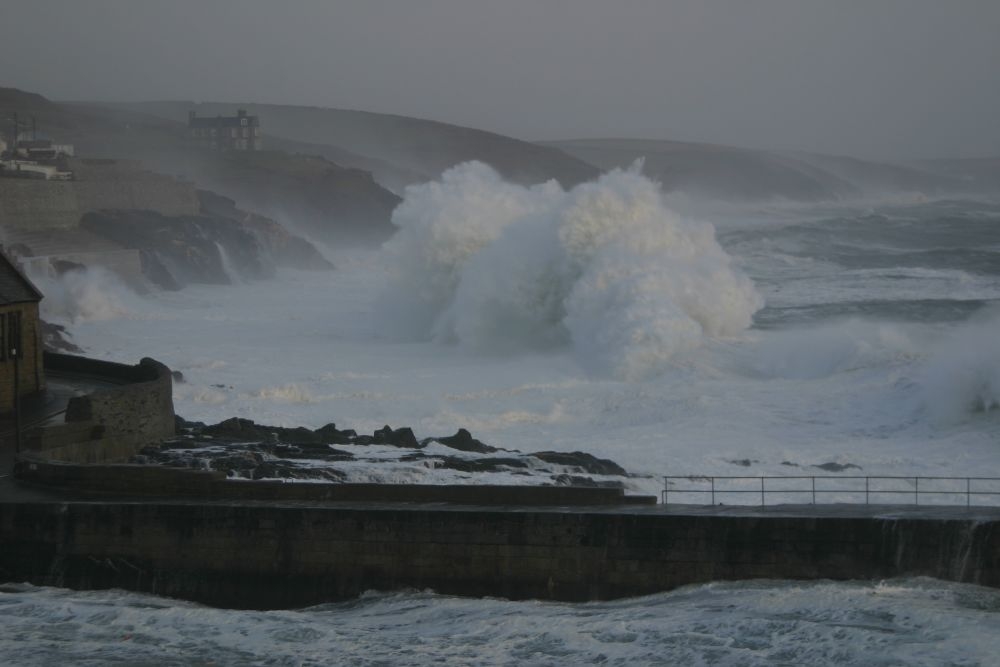 PORTHLEVEN HURRICANE 10th March 2008