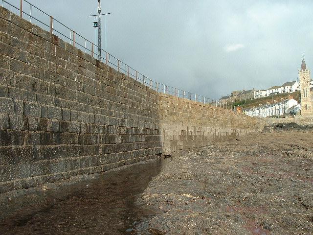 PORTHLEVEN PIER